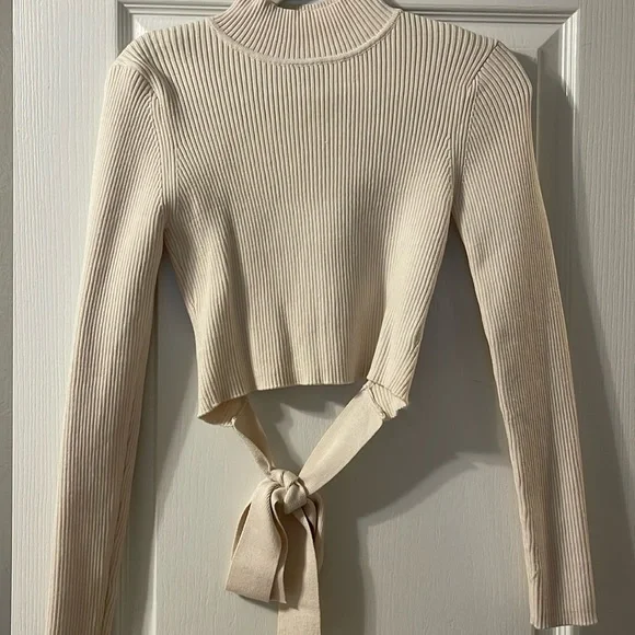 Zara Open Back Long Sleeve - Picture 1 of 2